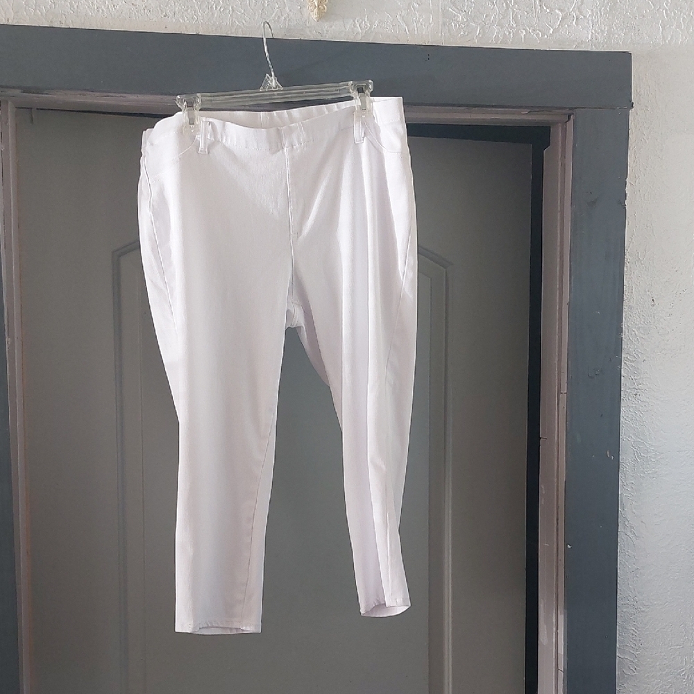 Faded Glory White Apparel